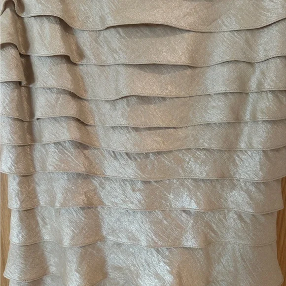 Adrianna Papell Tiered Ruffle Long Sleeveless Gown Champagne Gold Dress Size 4 - Picture 3 of 4